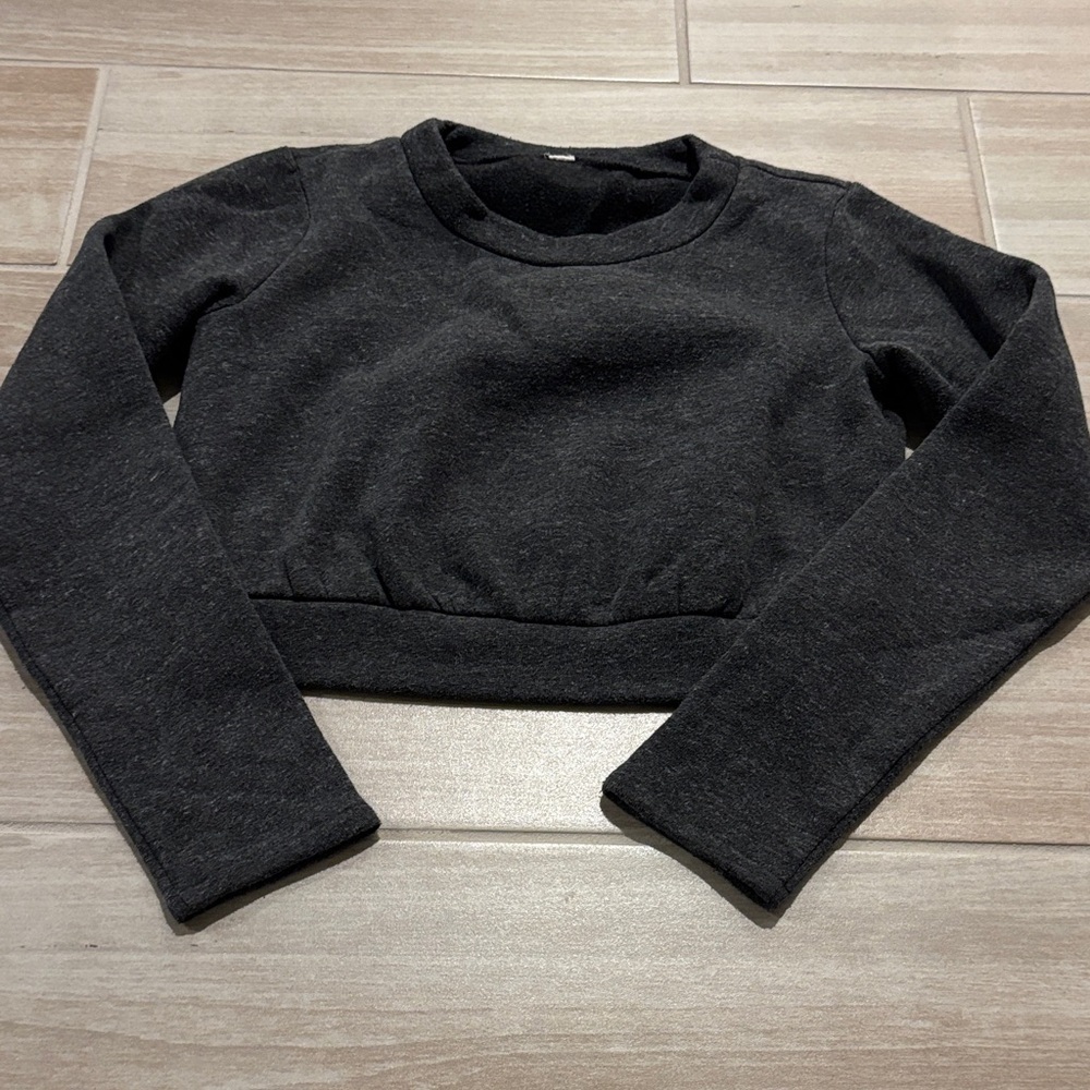ALO Yoga Black Cropped Sweatshirt